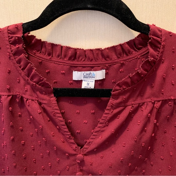 Croft and Barrow Plus Size Red Maroon Polka Dot Textured Short Sleeve Blouse Top - Picture 3 of 8